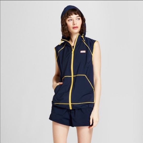 Hunter Jackets & Blazers - Hunter SET vest and shorts size S